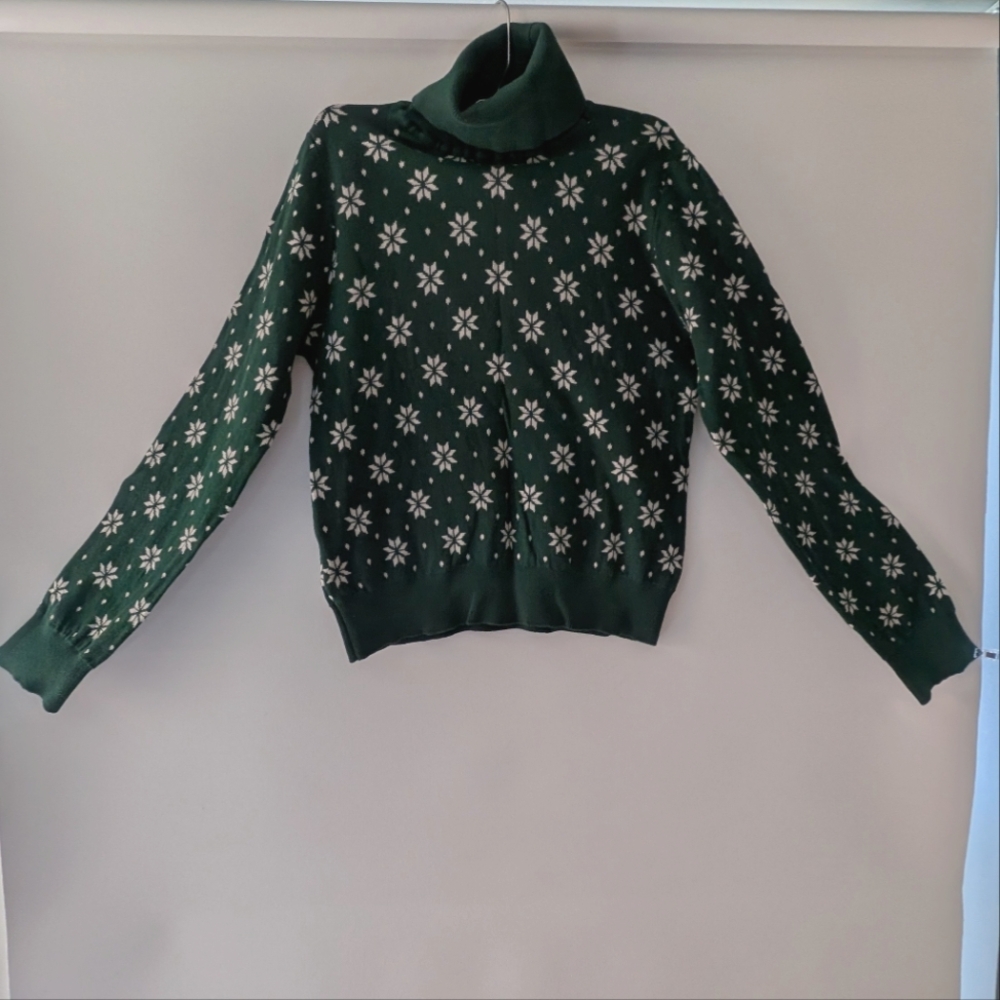 Bright & Beautiful Green Snowflake Women's Sweater